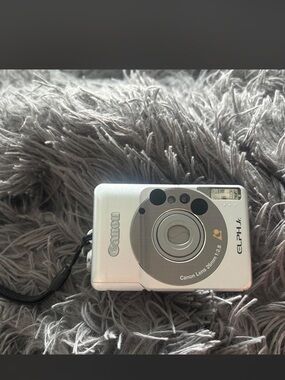 Canon Compact Point-and-Shoot Digital Camera in Silver